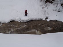 関西蛍雪山岳会のページ-あっという間に水かさが増え濁流になる